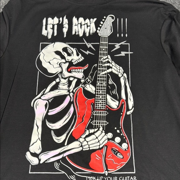 ROMWE Black and Red Short Sleeve Tee with Skeleton Graphic - Picture 4 of 5